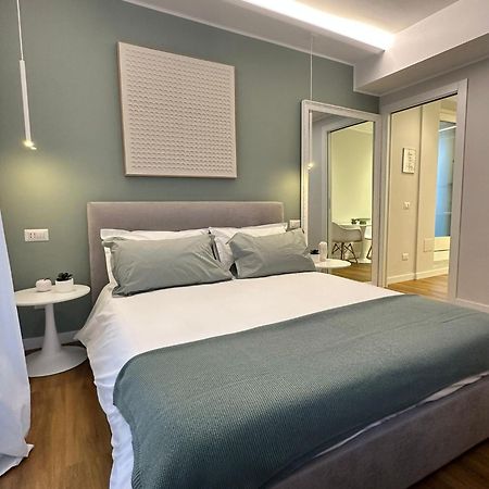 The Captain'S Apartments Sirocco - City Center Leonardo Academy Sesto Calende Exterior photo